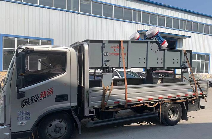 直線(xiàn)篩的電機安裝位置有幾種？有什么區別